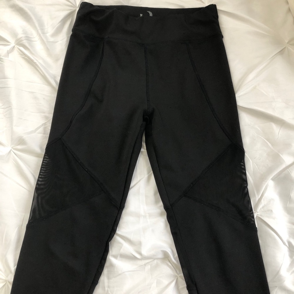 Black athletic leggings